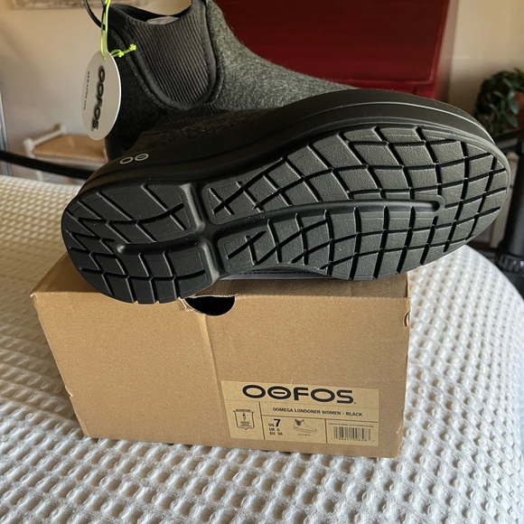 Oofos londoner clog. New, size 7, - Picture 6 of 8